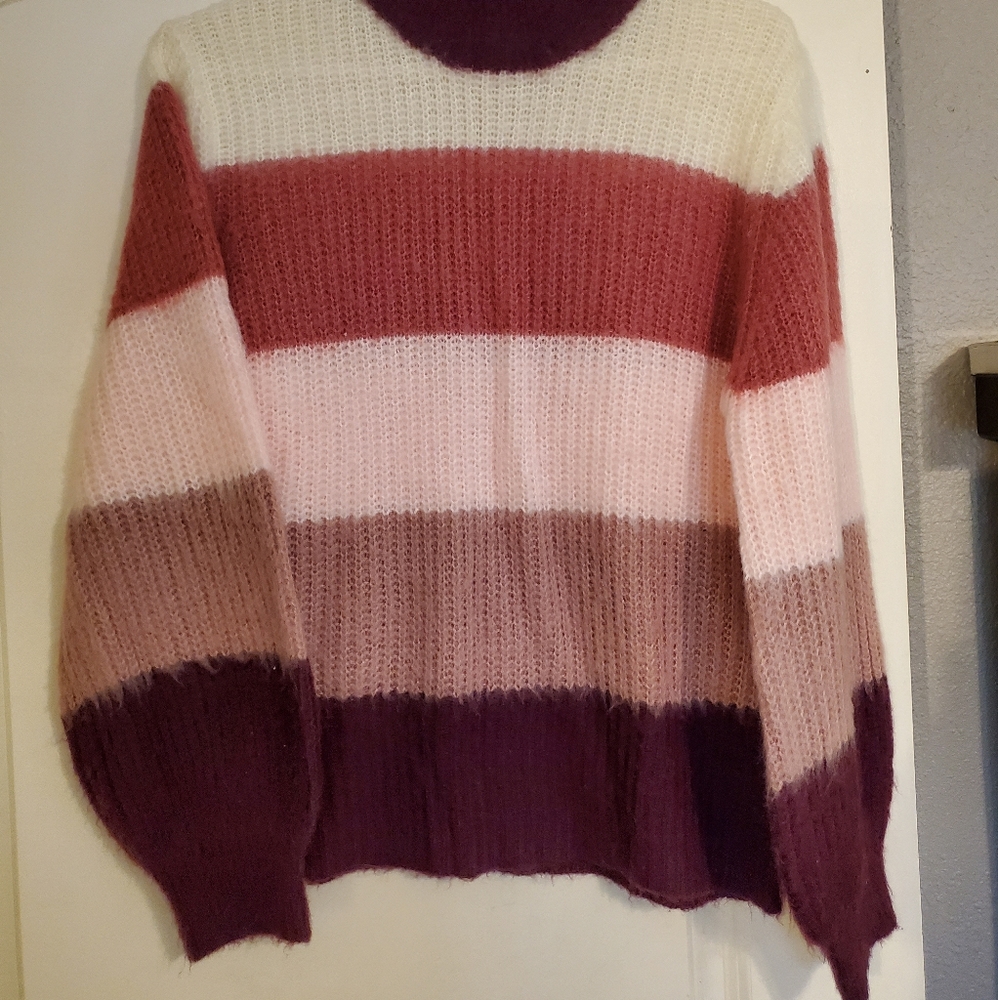 Sweater - Picture 4 of 4